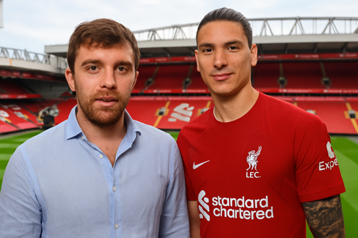 Fabrizio Romano membawa berita transfer terkait kembalinya Darwin Nunez ke Liverpool di Anfield
